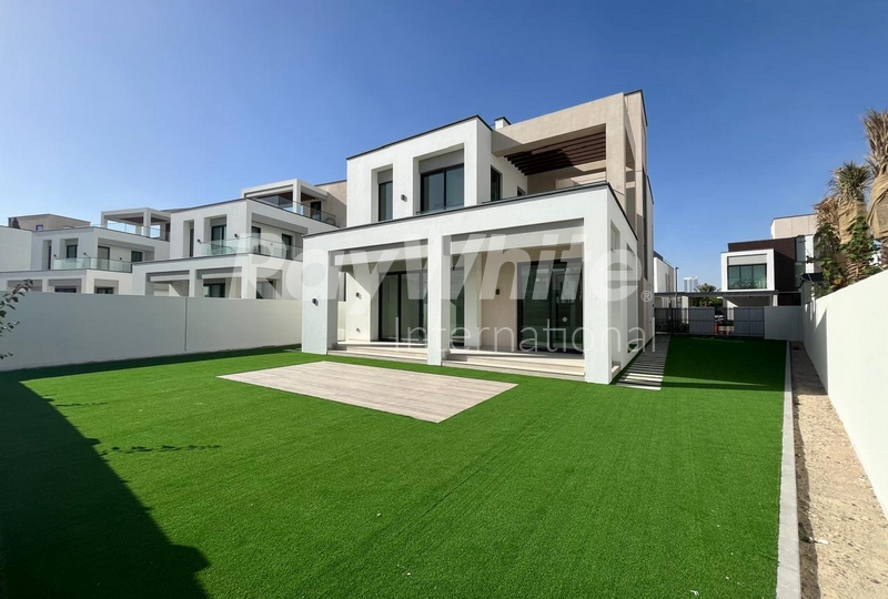 Direct on Park | Available Now | Landscaped Garden Caya Arabian Ranches 3 Dubai