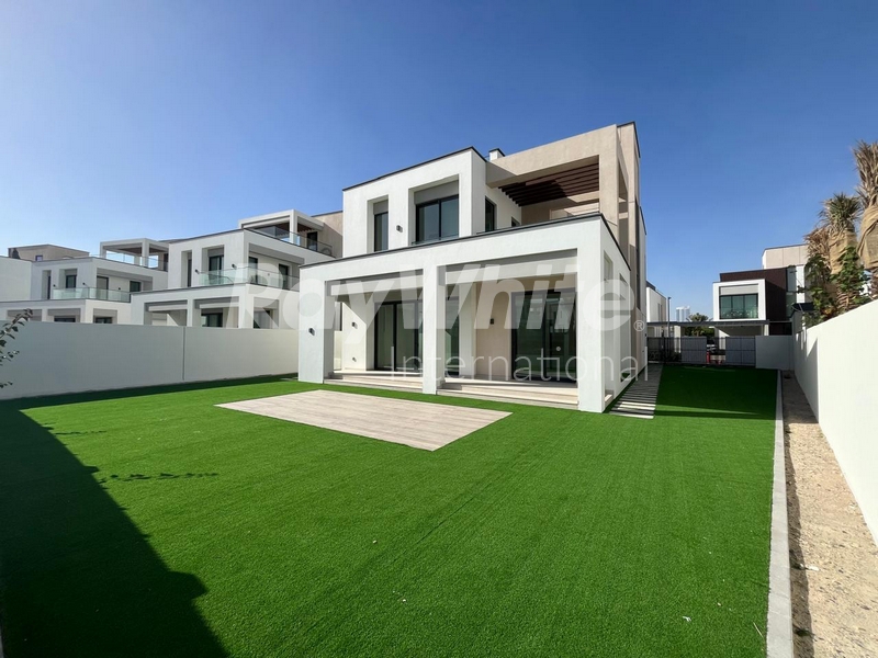 Direct on Park | Available Now | Landscaped Garden Caya Arabian Ranches 3 Dubai