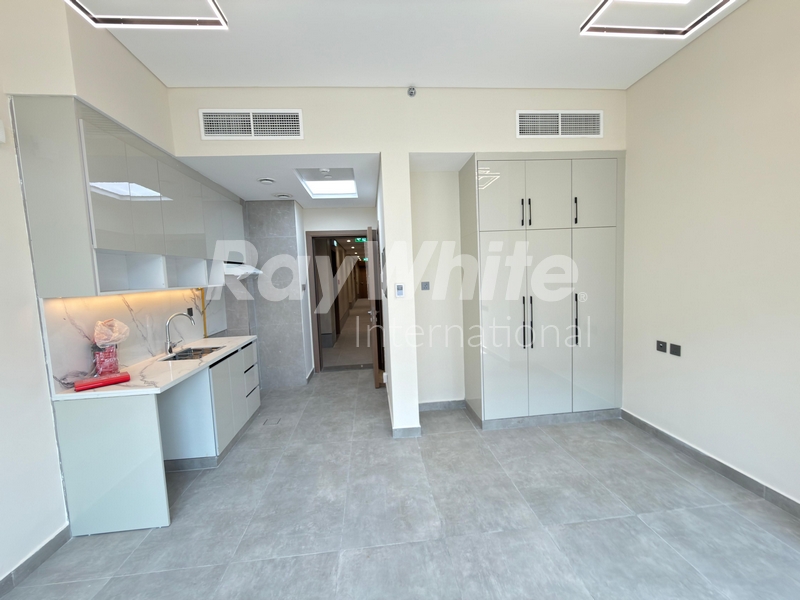 Brand New | Ready to Move In | Prime Location Garnet Building Satwa Dubai