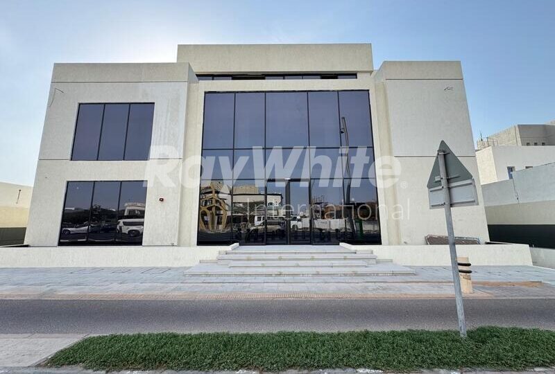 Luxury Commercial | BUA 12